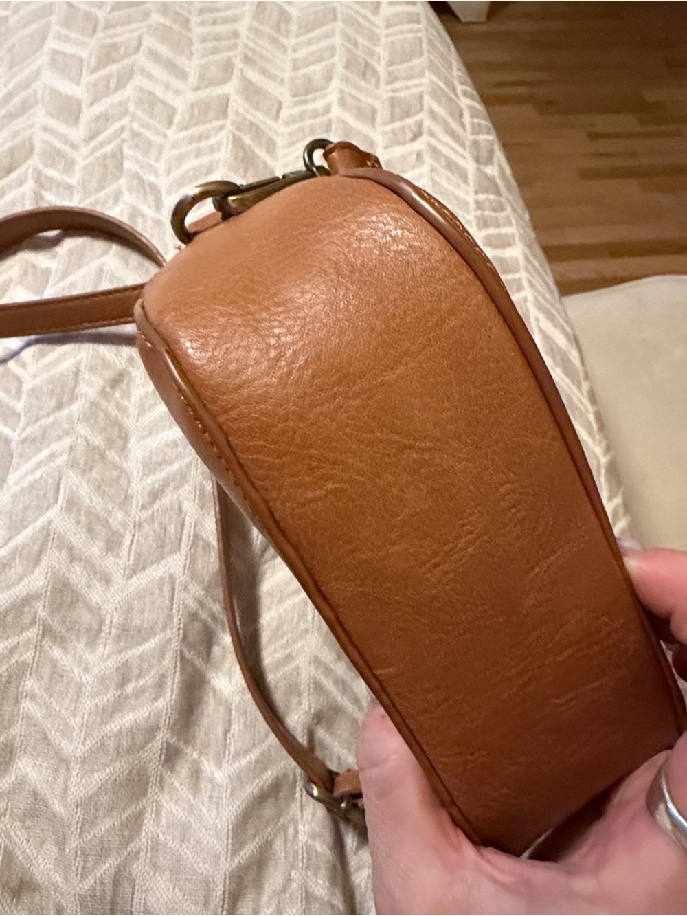 Joy Susan Tan Leather Crossbody with Striped Interior - Picture 4 of 5